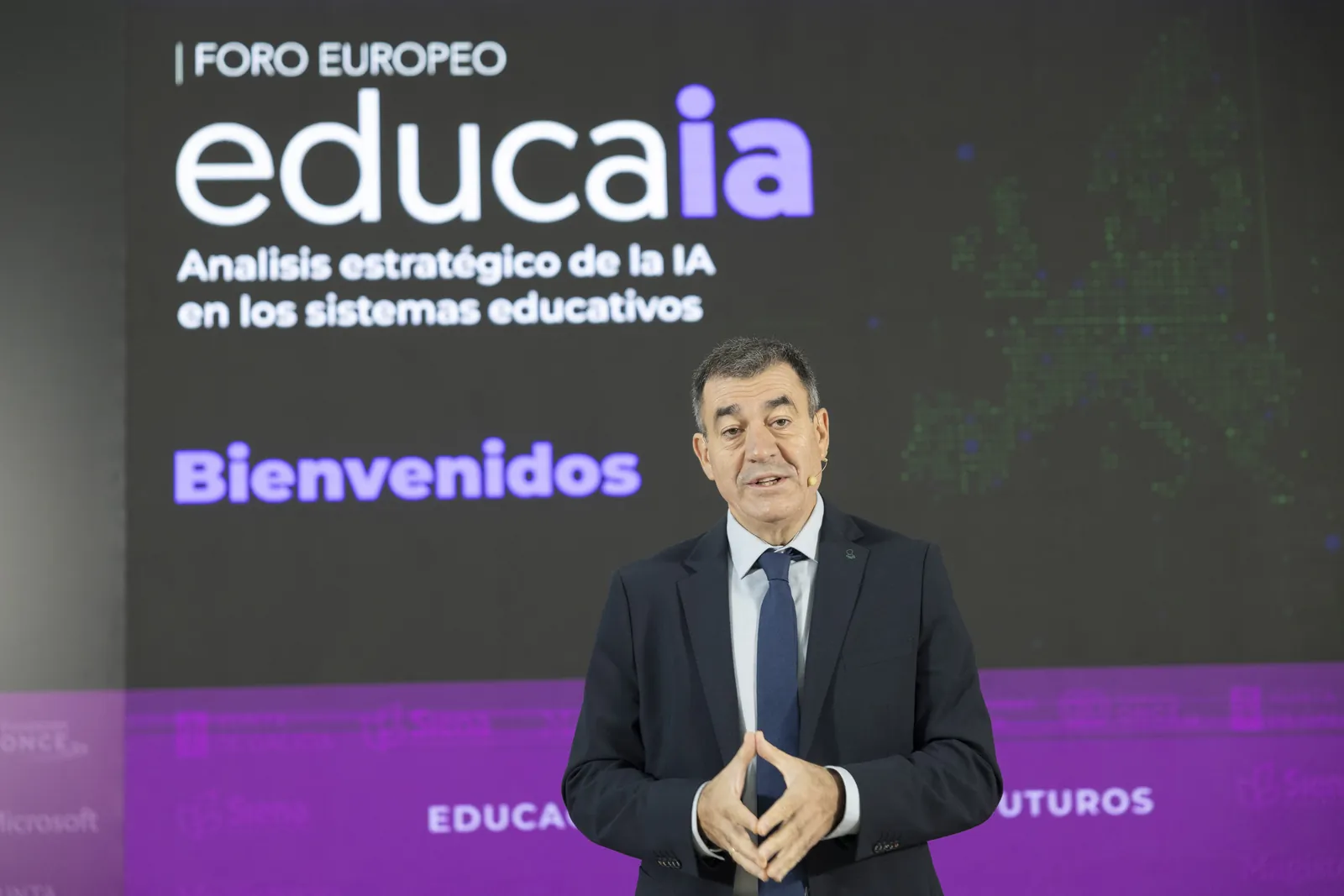 foro-educaia-santiago-2026-02-bienvenida-roman-rodriguez